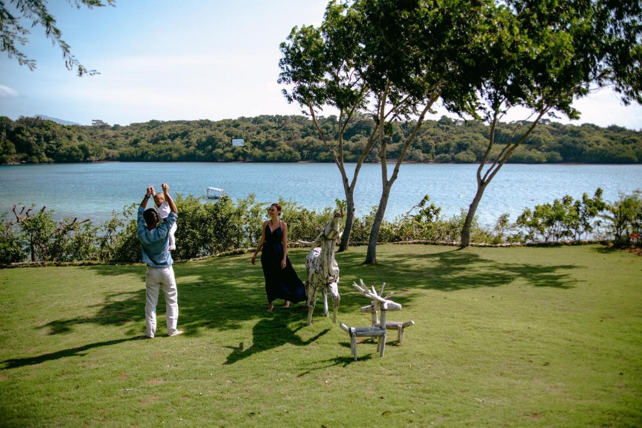 Menjangan Dynasty Resort Banyuwedang Extérieur photo